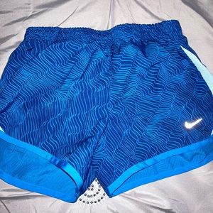 nike: wmns dry tempo athletic shorts